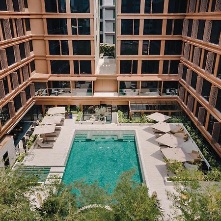 Nysa Hotel Bangkok Sukhumvit 11 Eksteriør bilde The hotel's courtyard