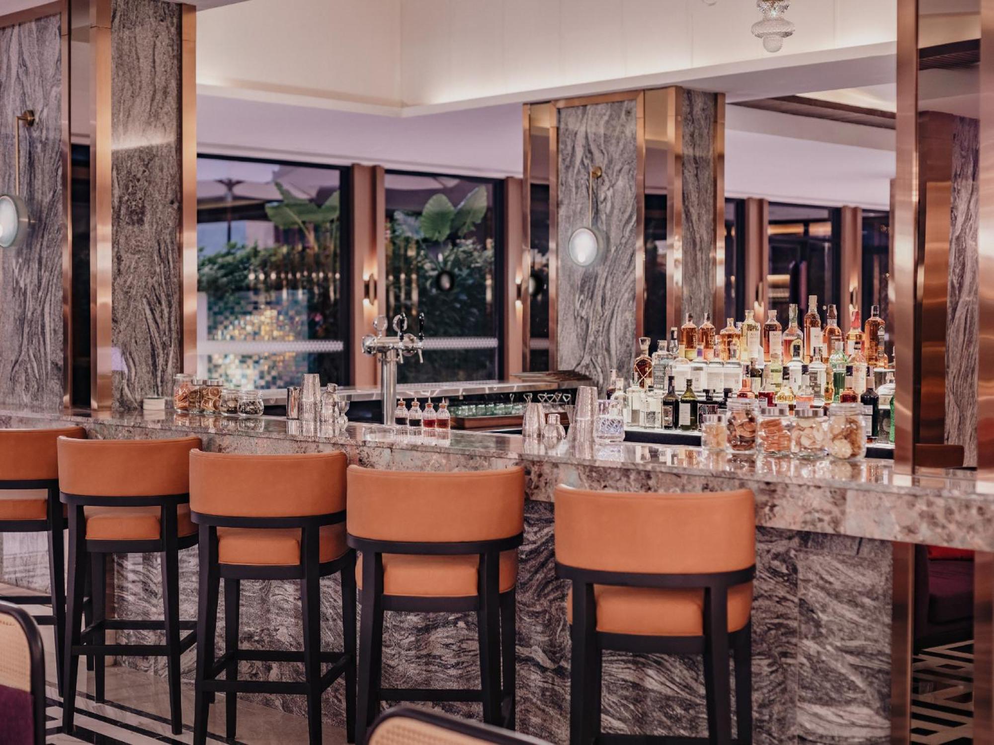 Nysa Hotel Bangkok Sukhumvit 11 Eksteriør bilde The bar at the 1919